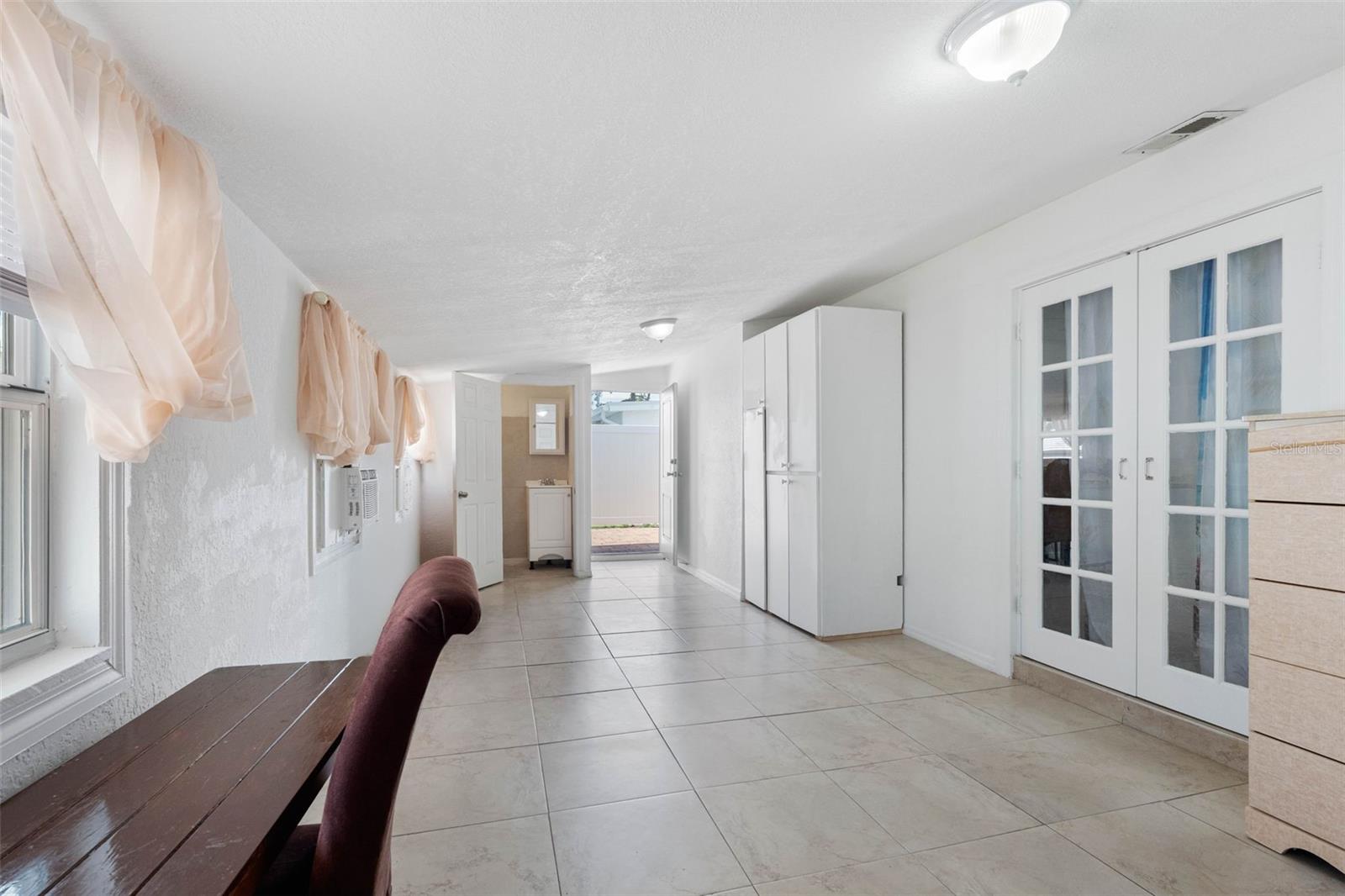 6033 AMBASSADOR DR, TAMPA, FL, 33615