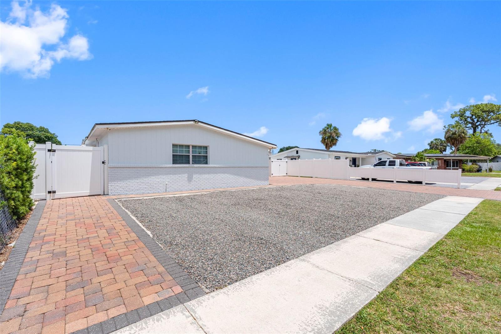 6033 AMBASSADOR DR, TAMPA, FL, 33615