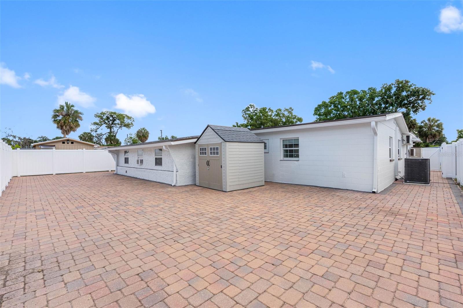 6033 AMBASSADOR DR, TAMPA, FL, 33615