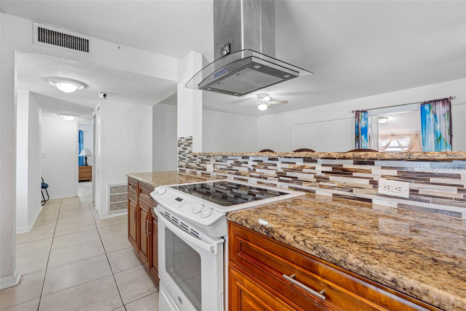 6033 AMBASSADOR DR, TAMPA, FL, 33615