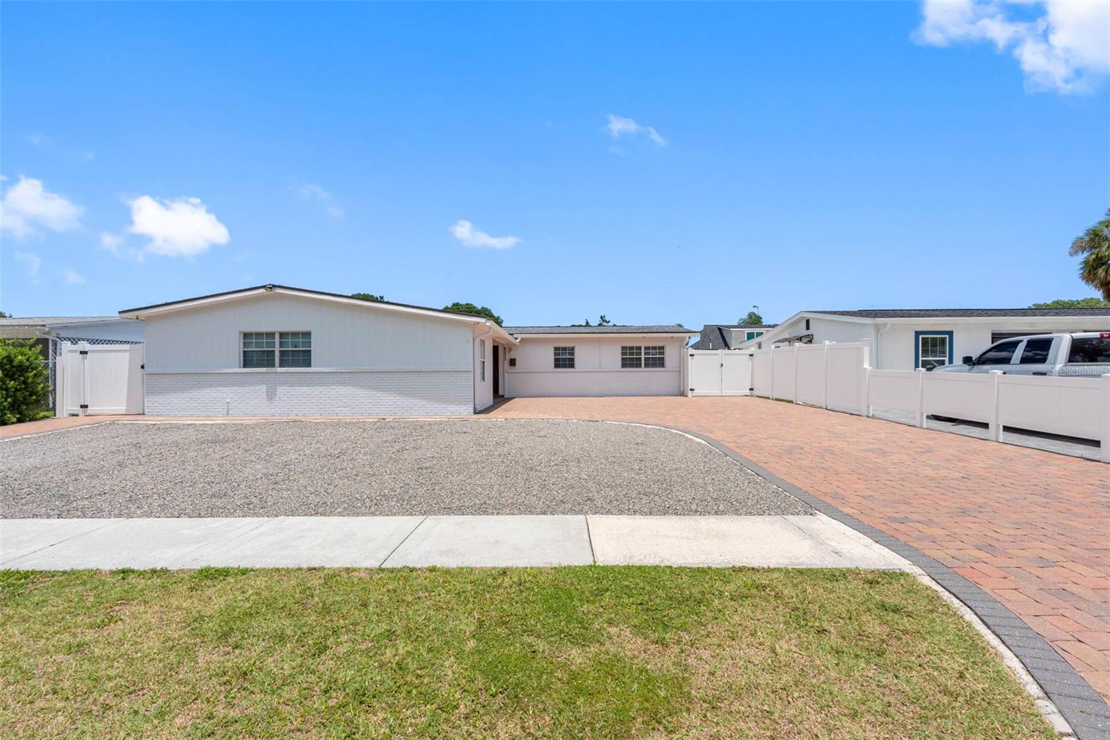 6033 AMBASSADOR DR, TAMPA, FL, 33615