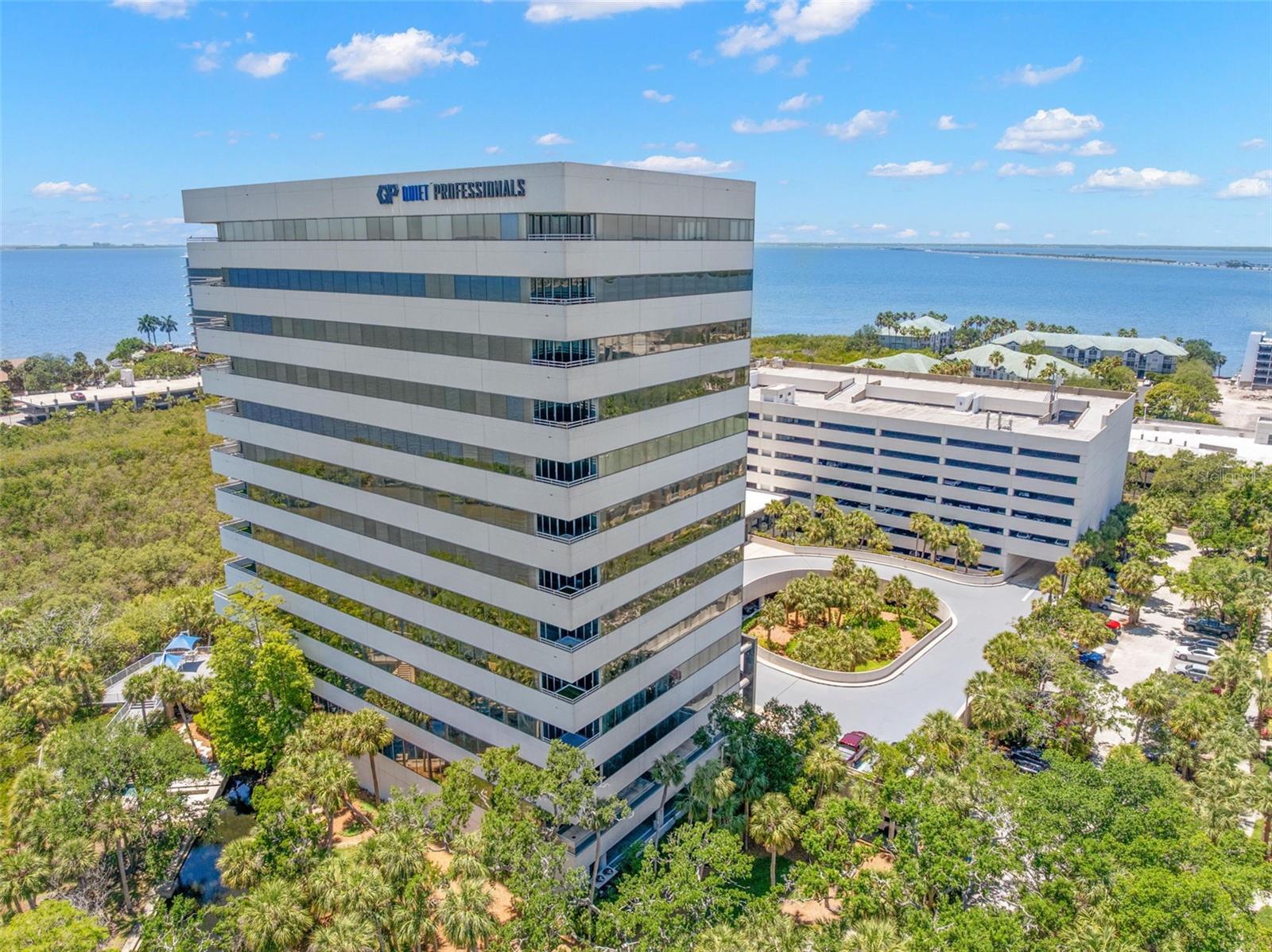 2701 N ROCKY POINT DR #105, TAMPA, FL, 33607
