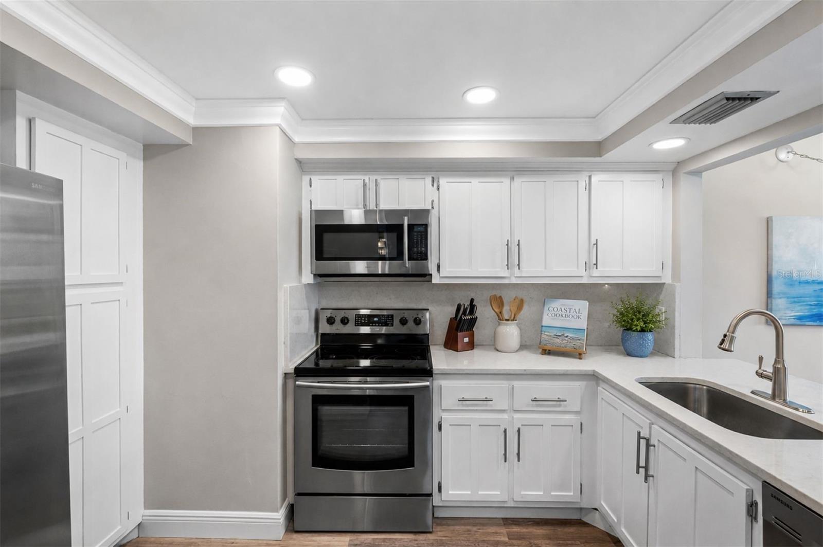 6158 PALMA DEL MAR BLVD S #305, ST PETERSBURG, FL, 33715