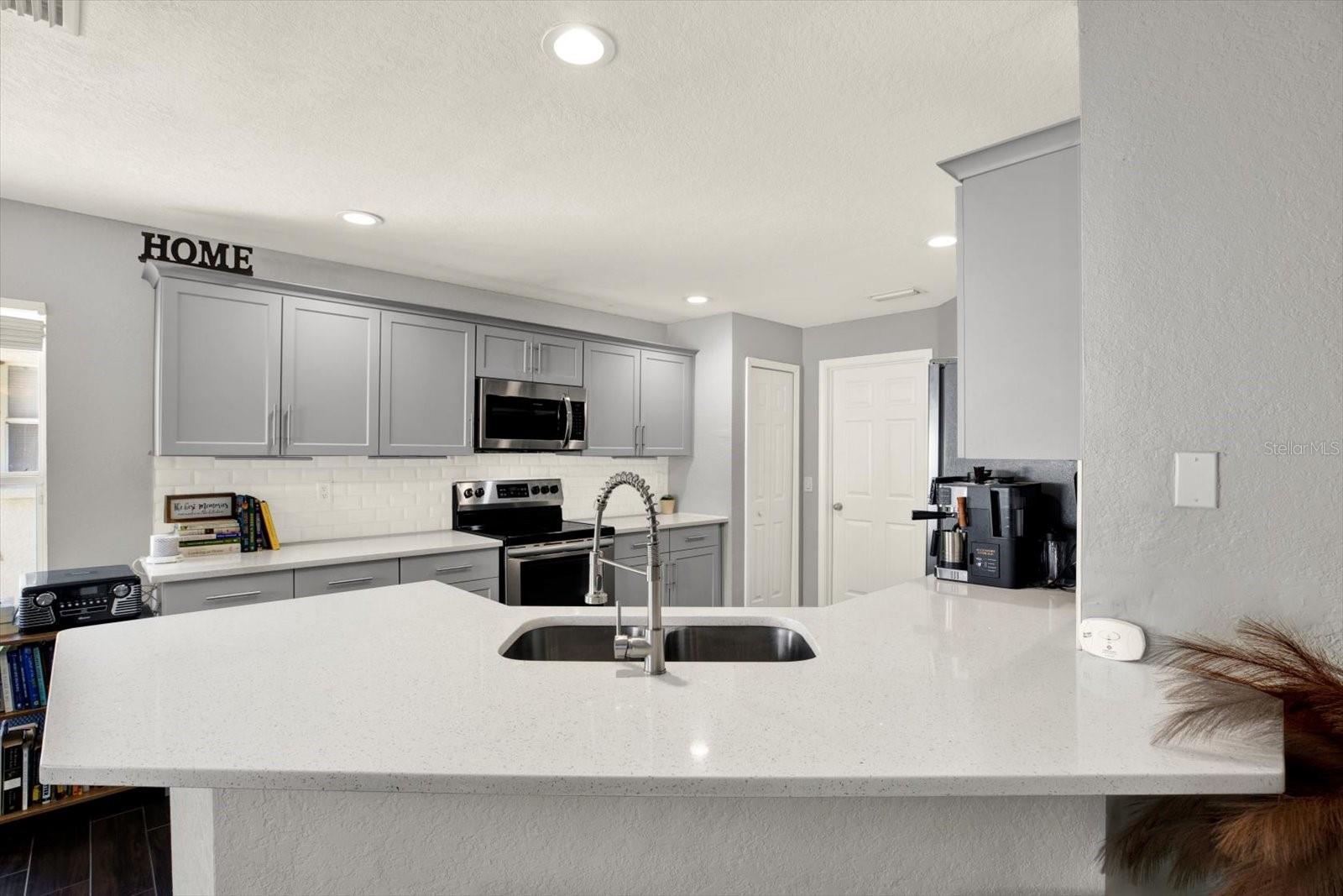 11434 CRESTLAKE VILLAGE DR, RIVERVIEW, FL, 33569