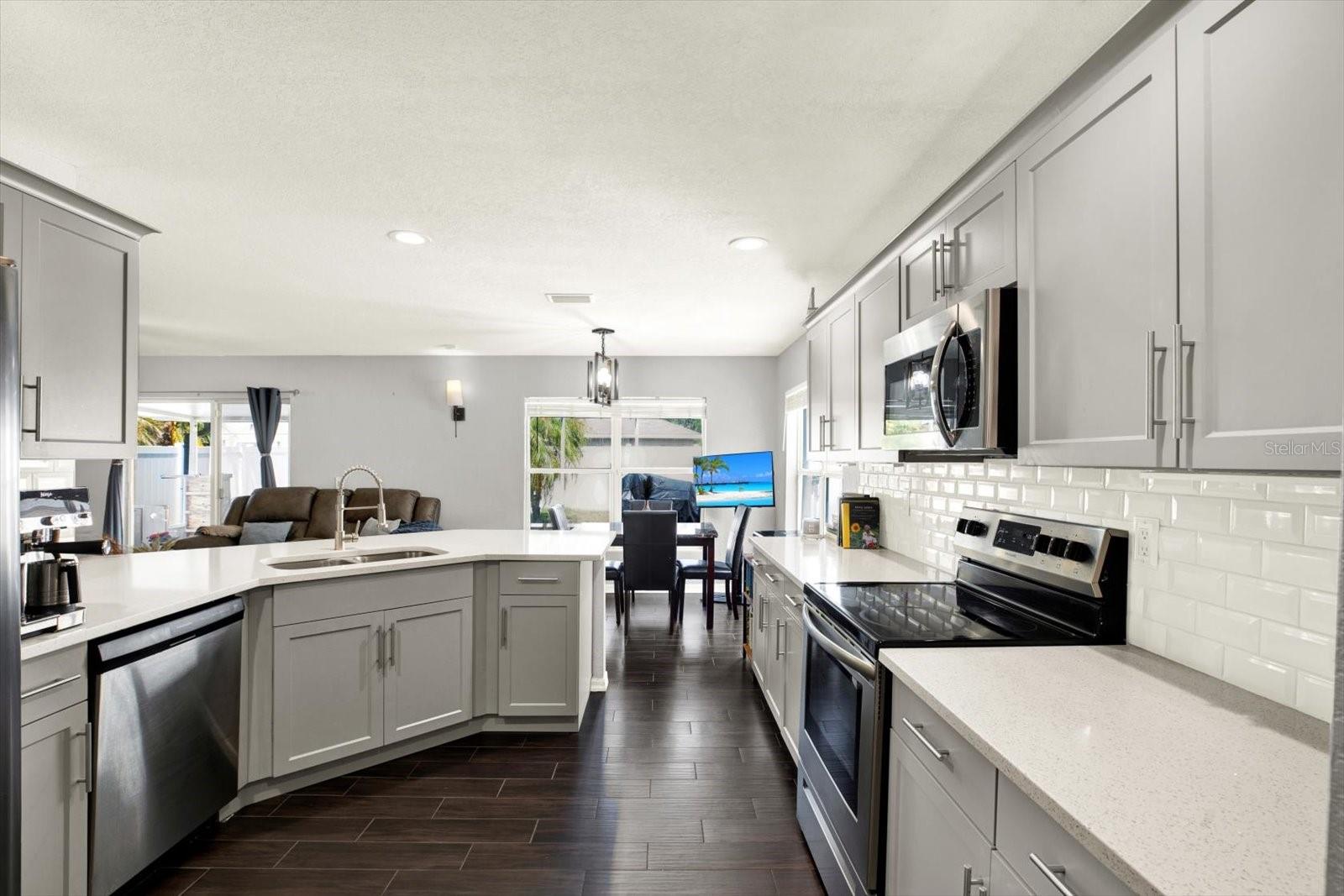 11434 CRESTLAKE VILLAGE DR, RIVERVIEW, FL, 33569