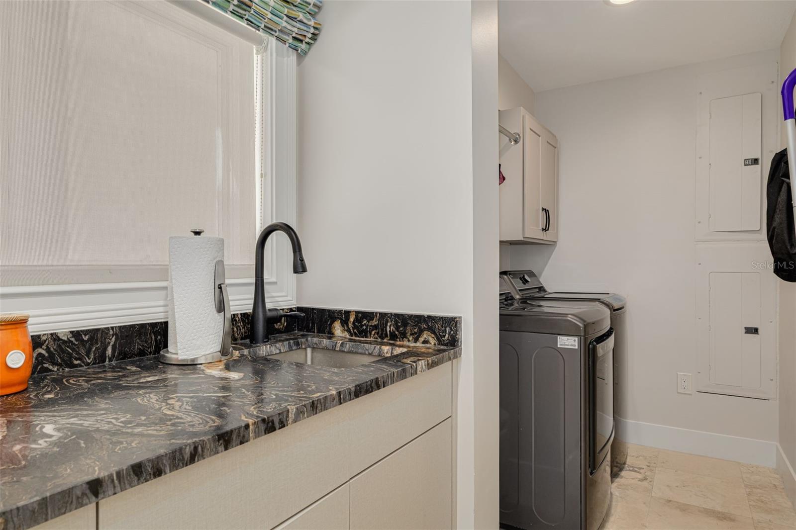 725 BRIGHTWATERS BLVD NE, ST PETERSBURG, FL, 33704