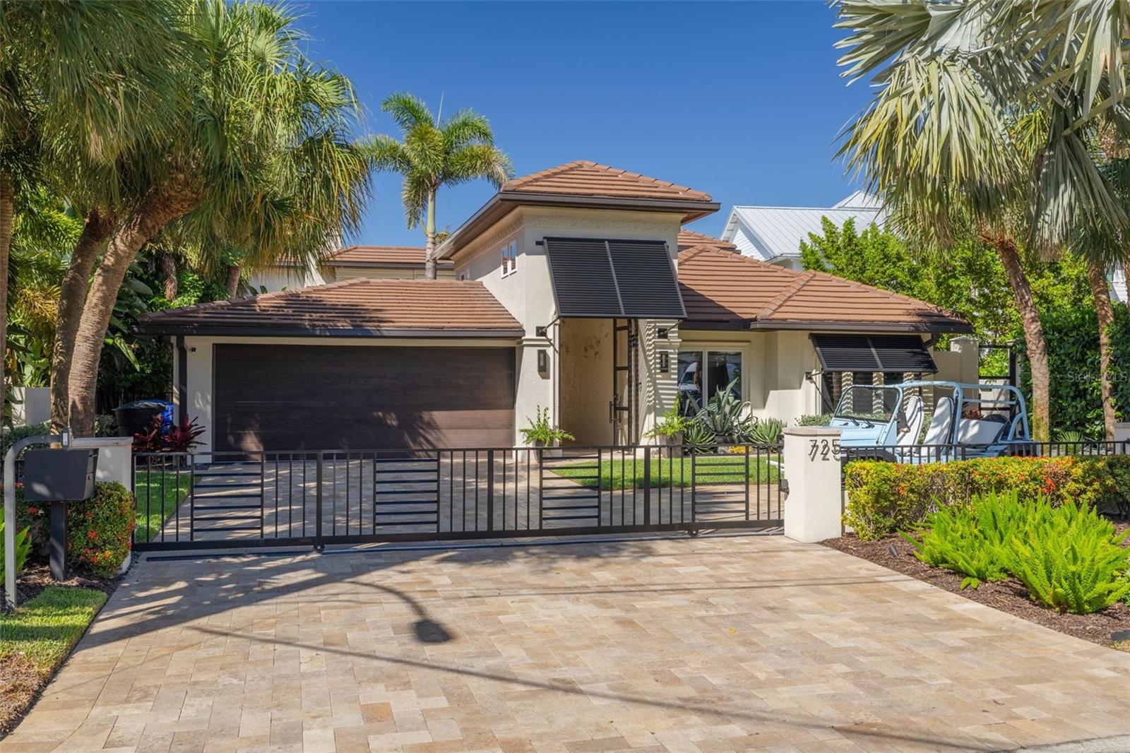 725 BRIGHTWATERS BLVD NE, ST PETERSBURG, FL, 33704