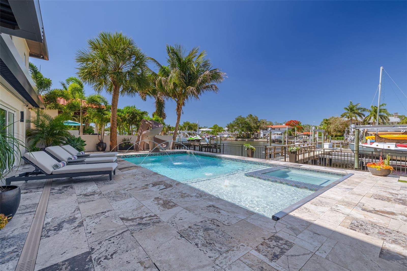 725 BRIGHTWATERS BLVD NE, ST PETERSBURG, FL, 33704