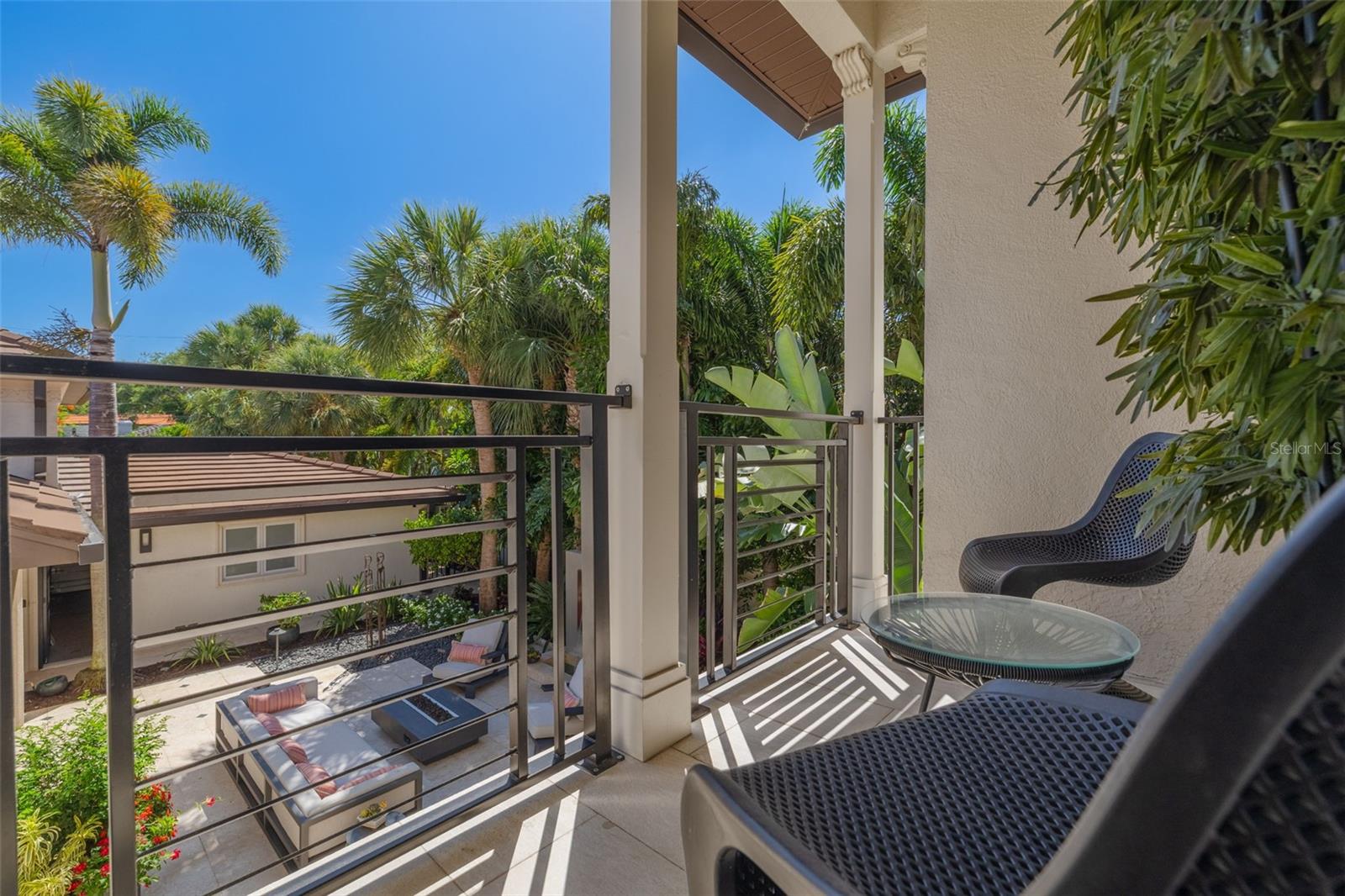 725 BRIGHTWATERS BLVD NE, ST PETERSBURG, FL, 33704