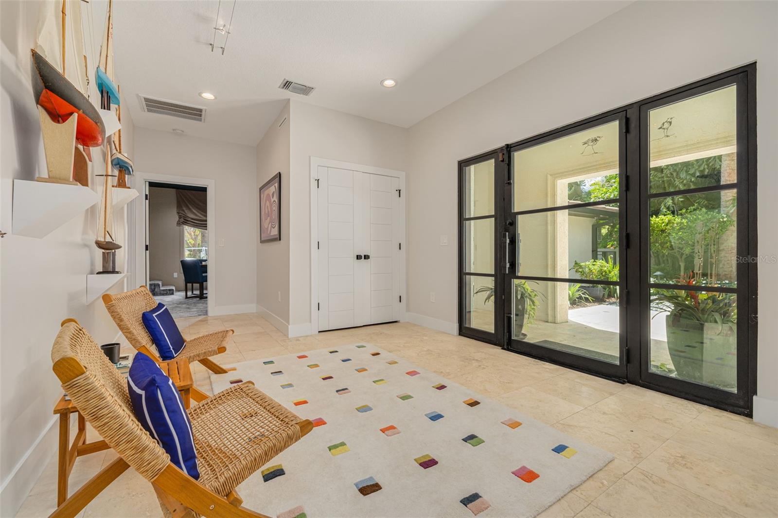 725 BRIGHTWATERS BLVD NE, ST PETERSBURG, FL, 33704