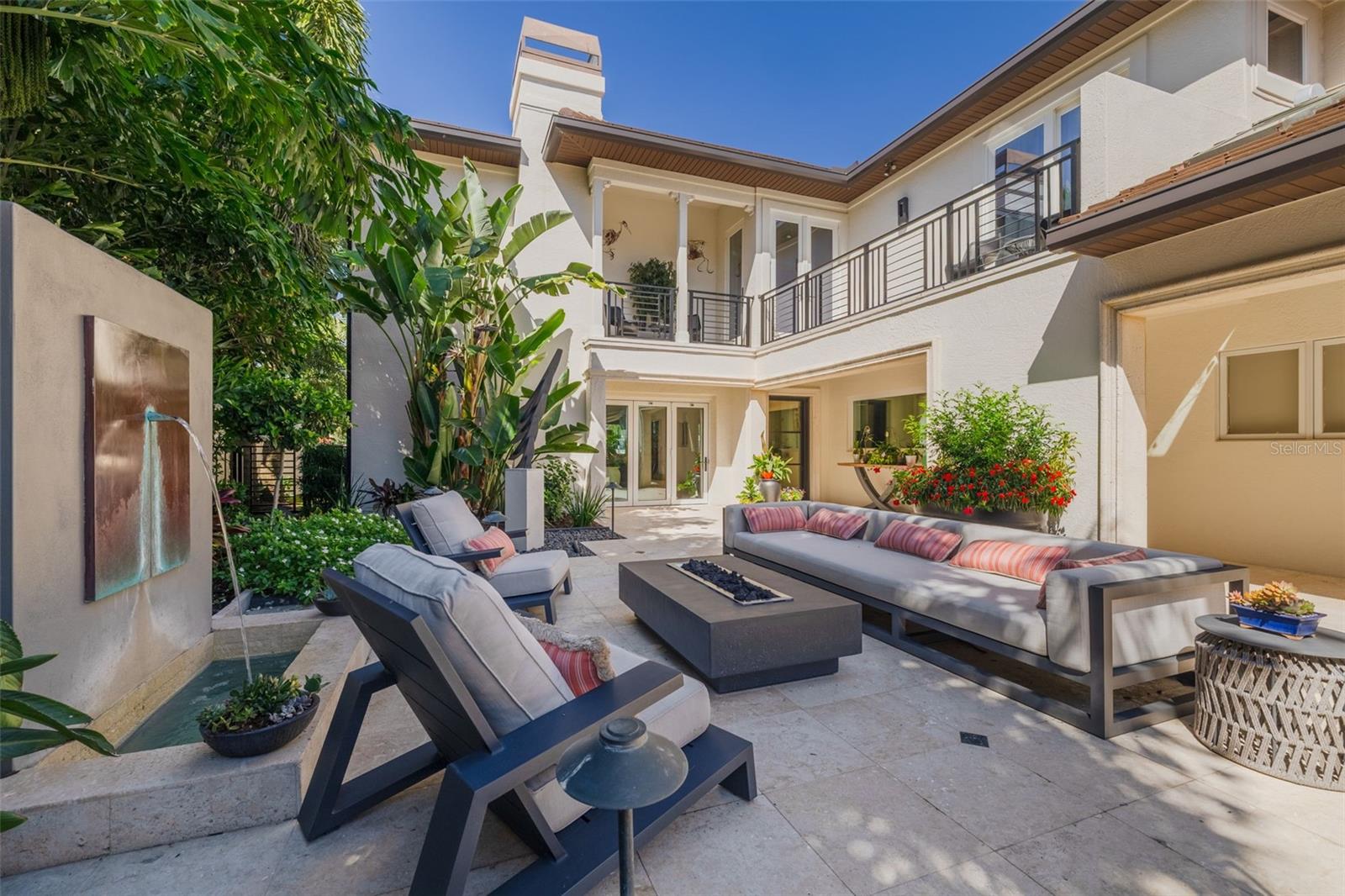 725 BRIGHTWATERS BLVD NE, ST PETERSBURG, FL, 33704