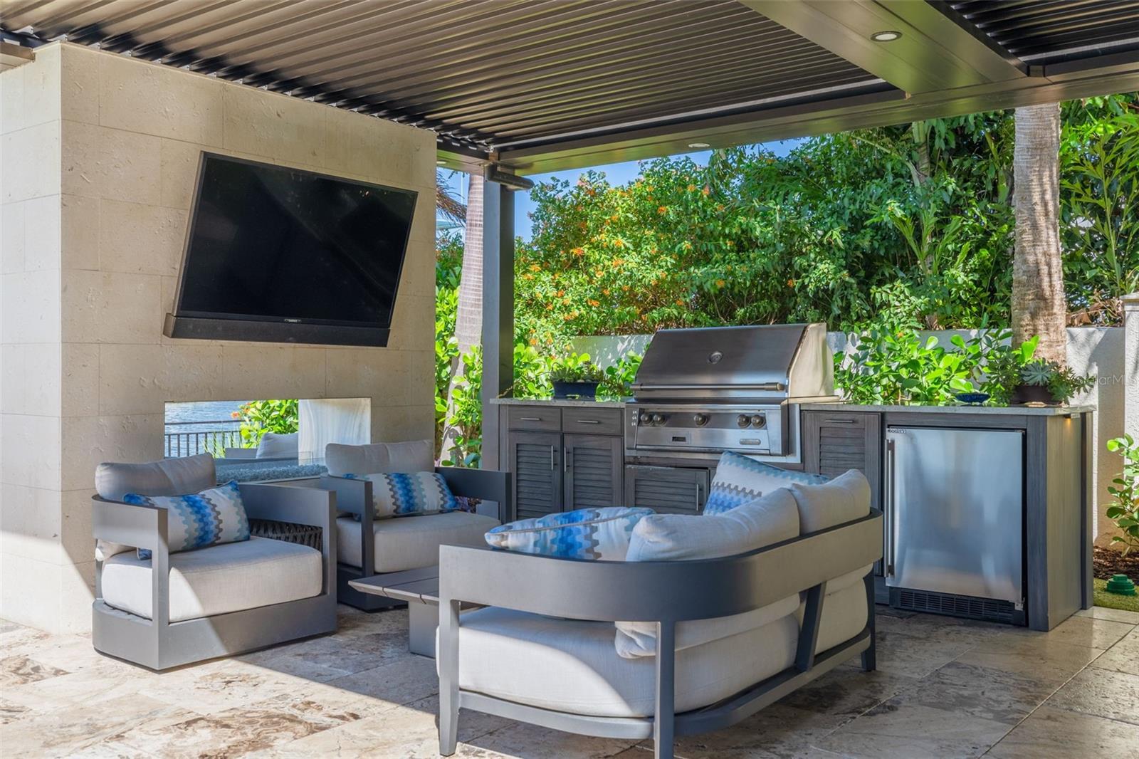 725 BRIGHTWATERS BLVD NE, ST PETERSBURG, FL, 33704