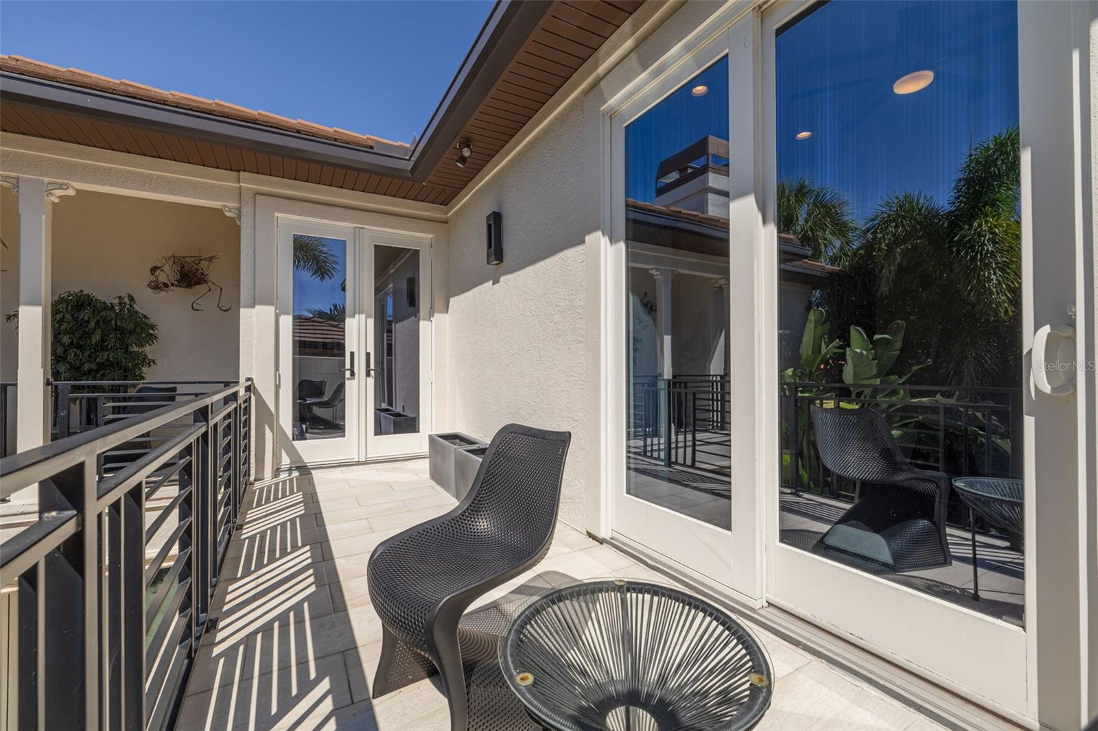 725 BRIGHTWATERS BLVD NE, ST PETERSBURG, FL, 33704