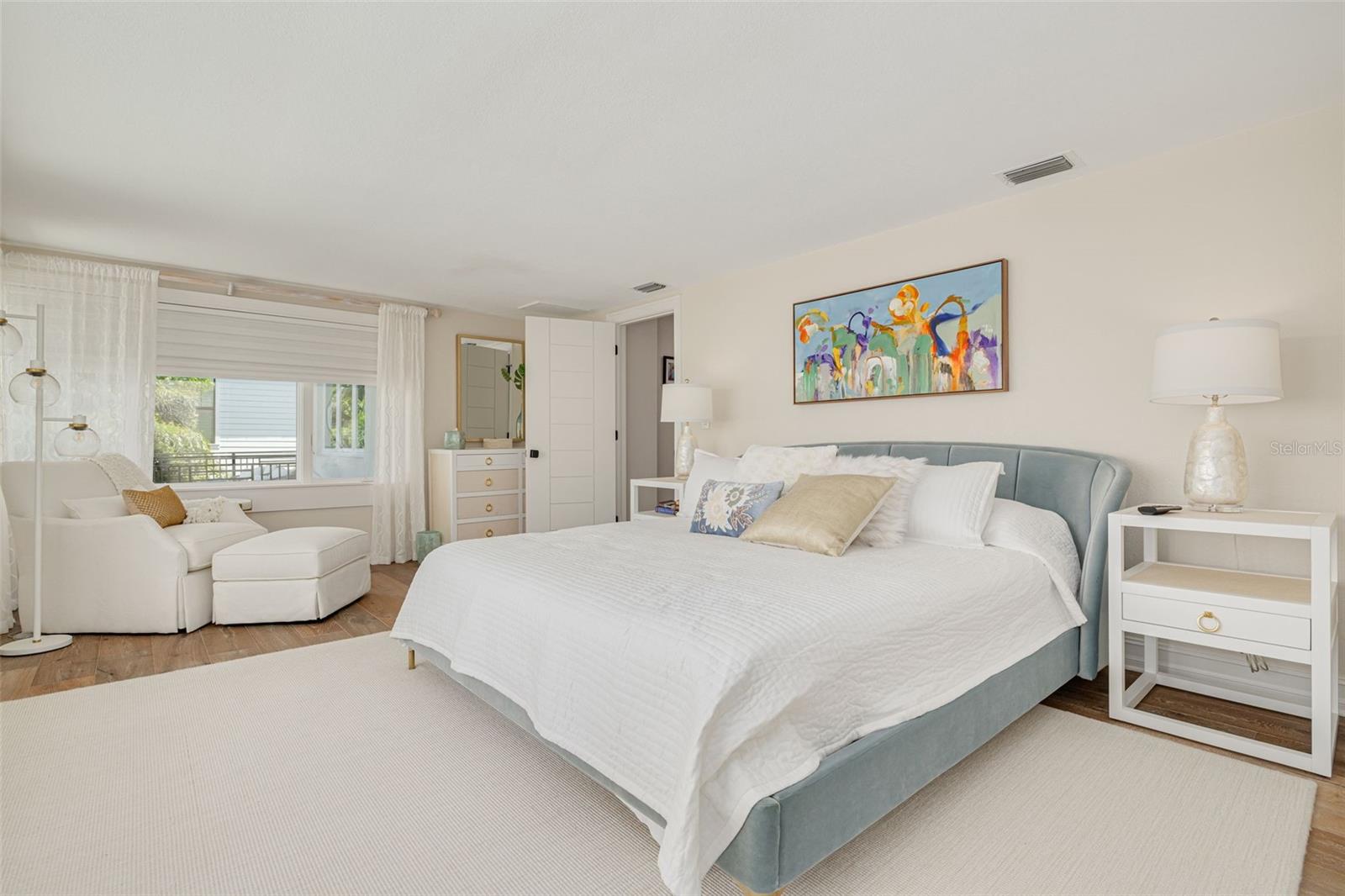 725 BRIGHTWATERS BLVD NE, ST PETERSBURG, FL, 33704