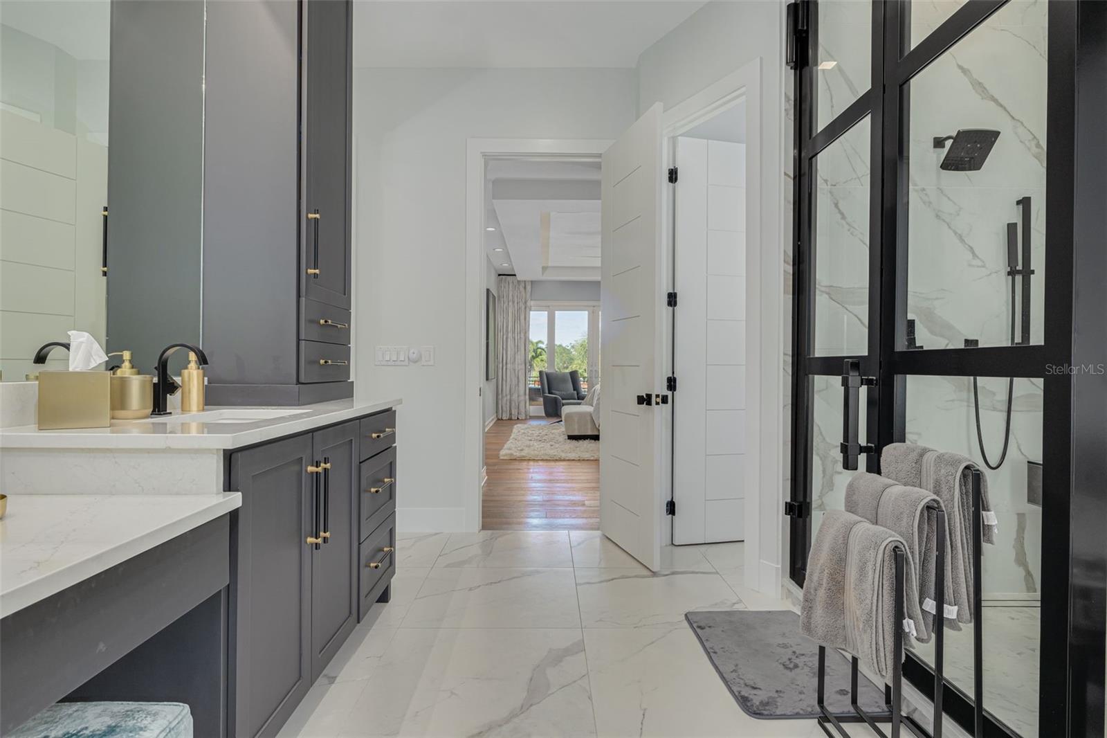725 BRIGHTWATERS BLVD NE, ST PETERSBURG, FL, 33704