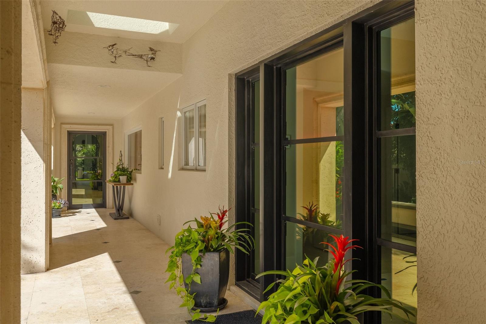 725 BRIGHTWATERS BLVD NE, ST PETERSBURG, FL, 33704