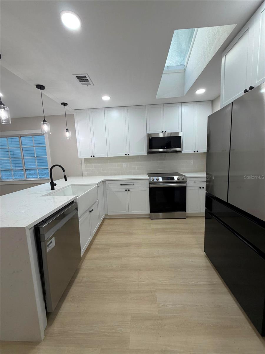 554 PORTLAND CIR, APOPKA, FL, 32703