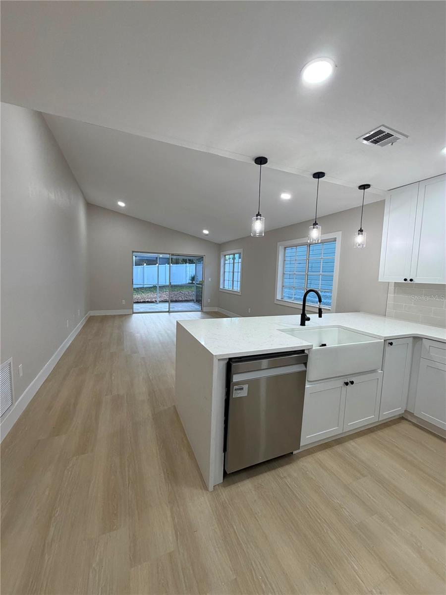554 PORTLAND CIR, APOPKA, FL, 32703