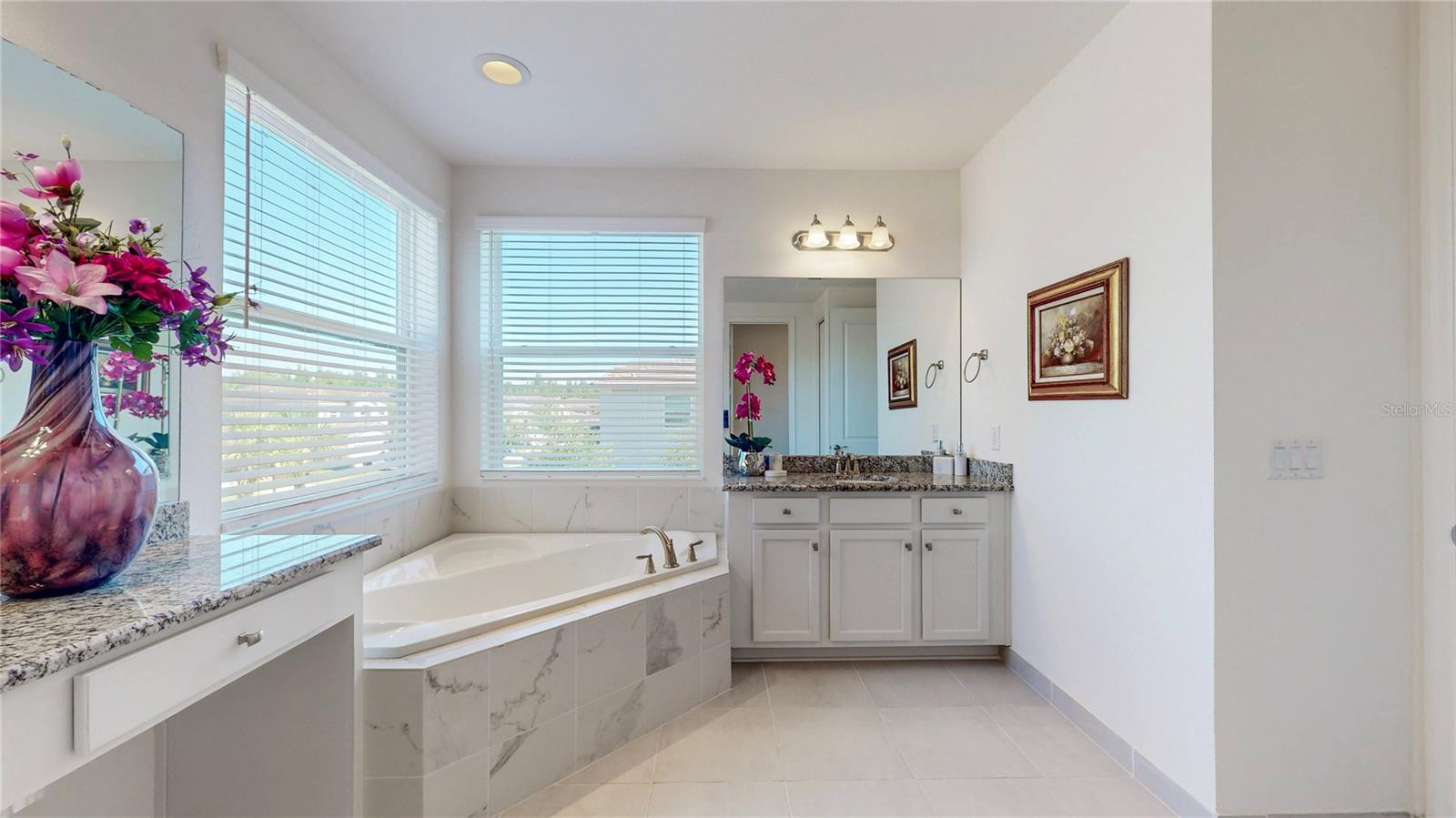 30843 LINDENTREE DR, WESLEY CHAPEL, FL, 33543