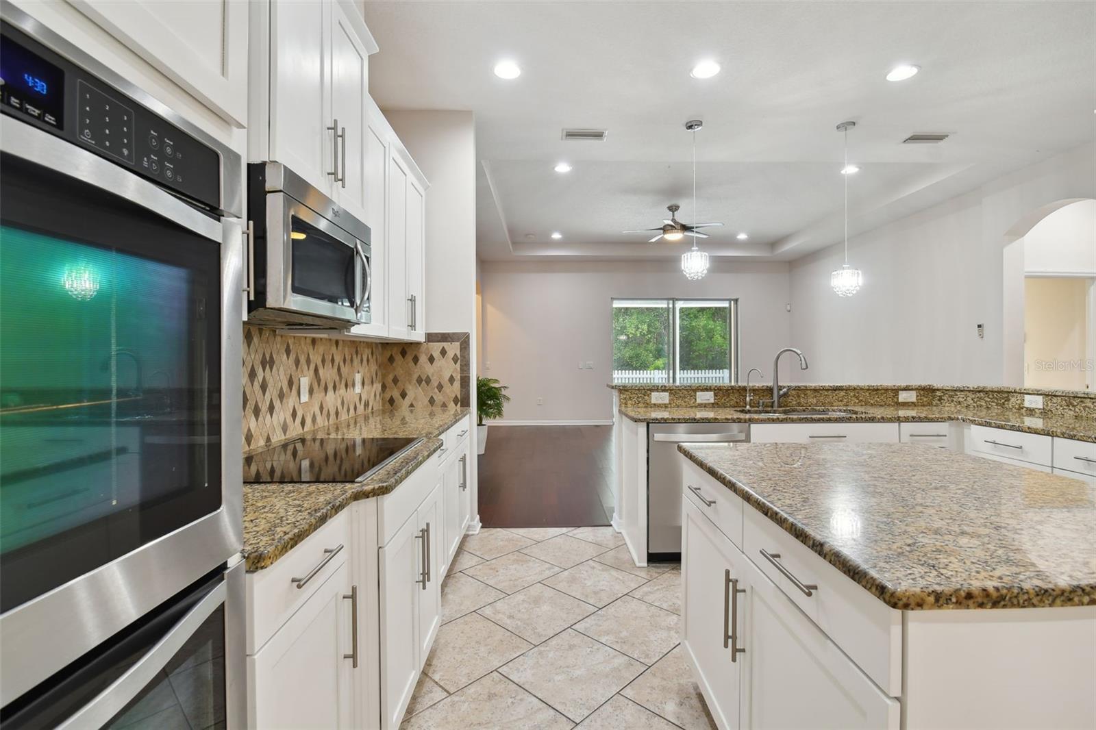 27806 AUTUMN BREEZE CIR, WESLEY CHAPEL, FL, 33544