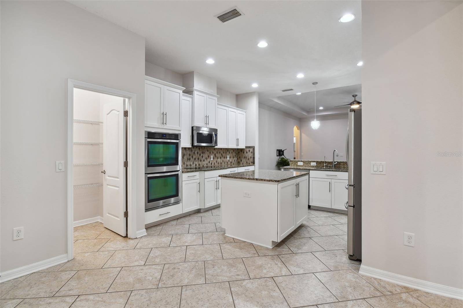 27806 AUTUMN BREEZE CIR, WESLEY CHAPEL, FL, 33544