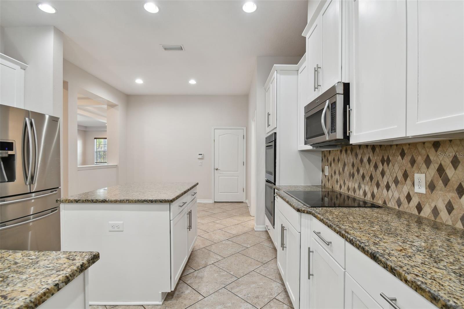 27806 AUTUMN BREEZE CIR, WESLEY CHAPEL, FL, 33544