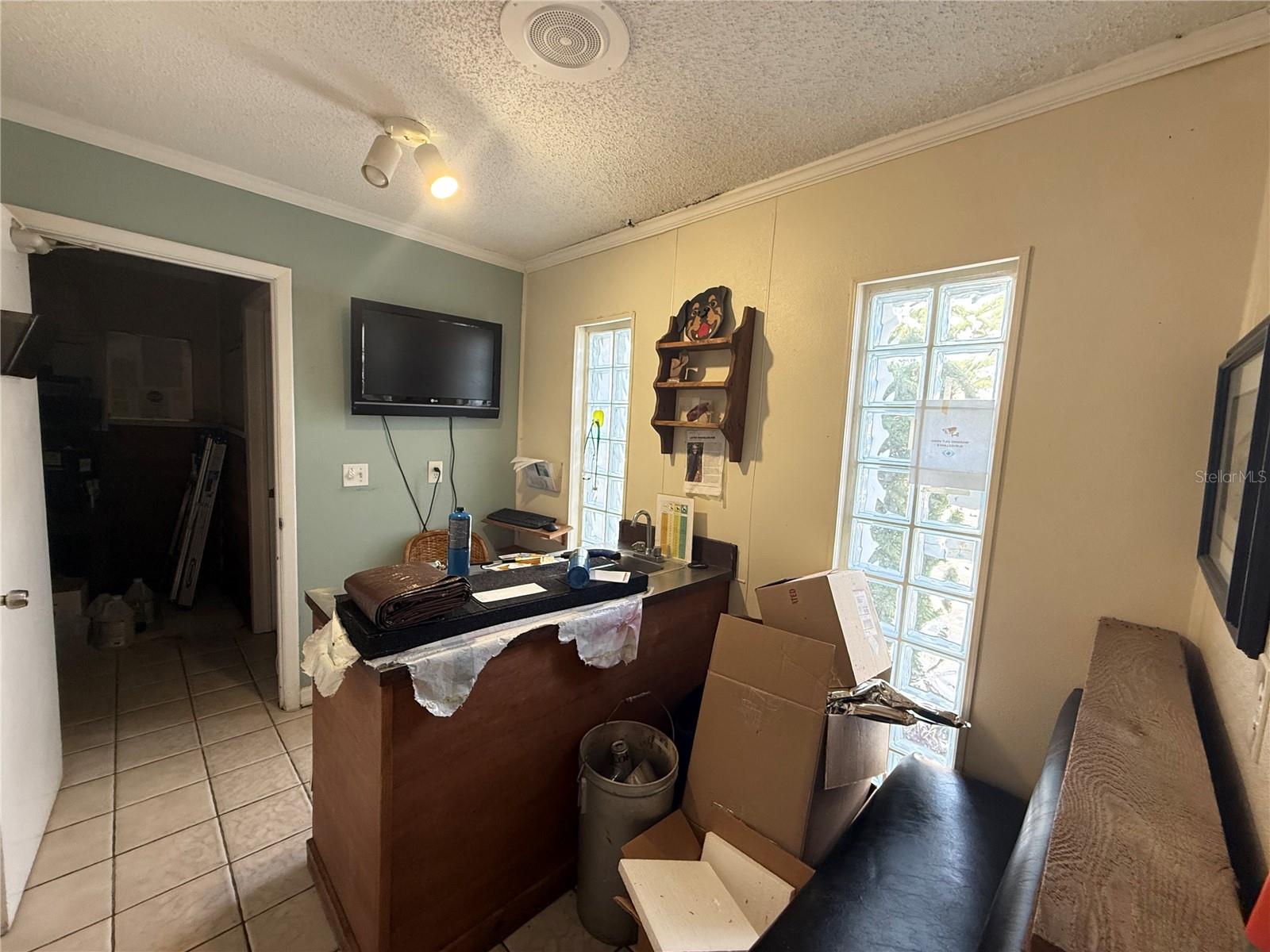 1631 W BAY DR, LARGO, FL, 33770