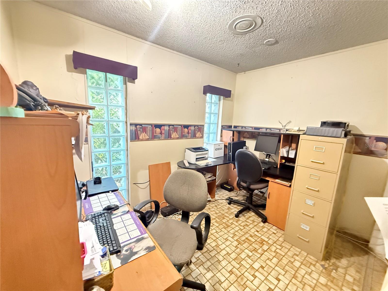 1631 W BAY DR, LARGO, FL, 33770