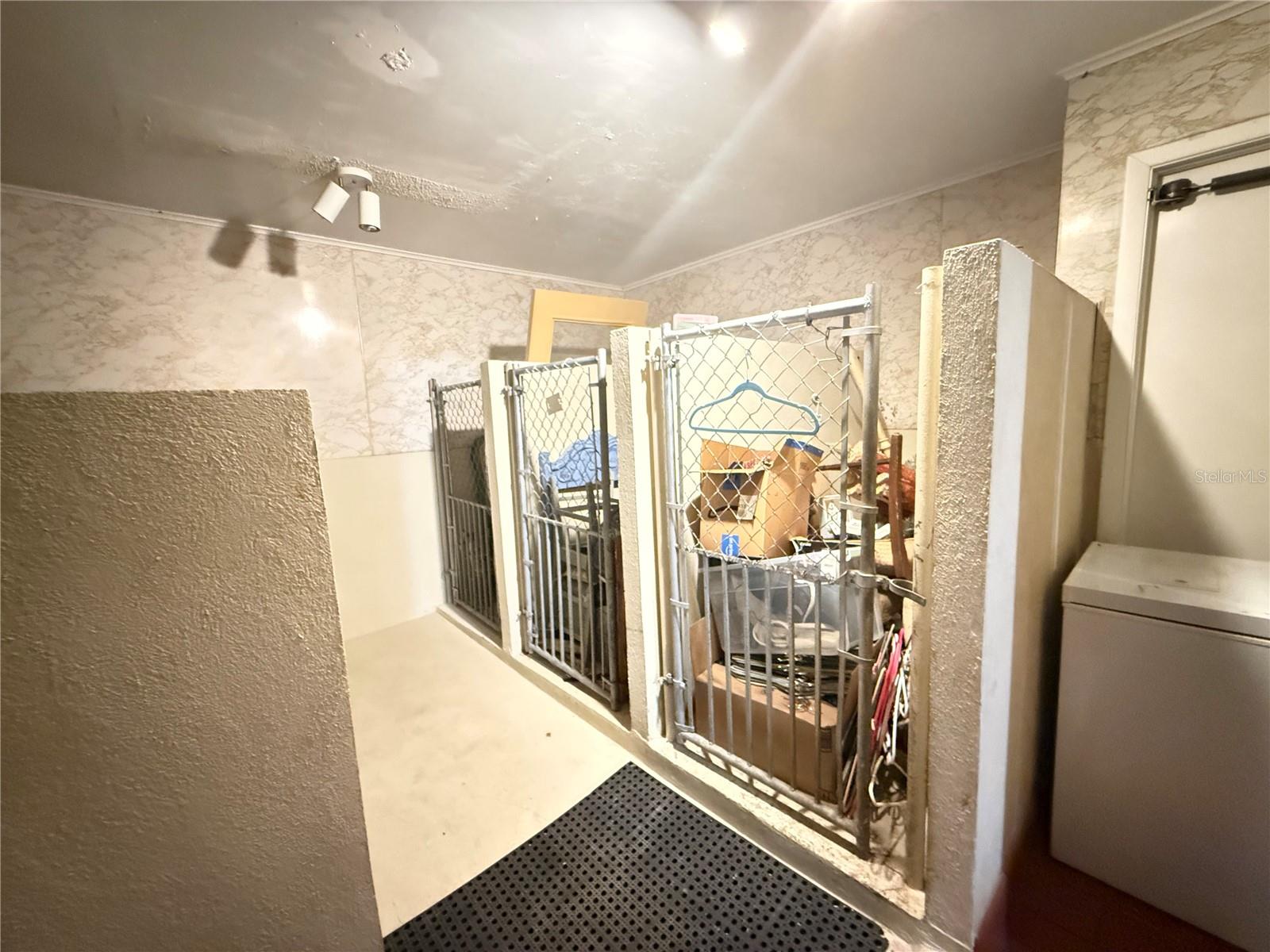 1631 W BAY DR, LARGO, FL, 33770