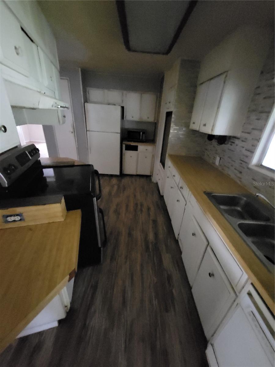 2399 NW 34TH PL, LAKE PANASOFFKEE, FL, 33538