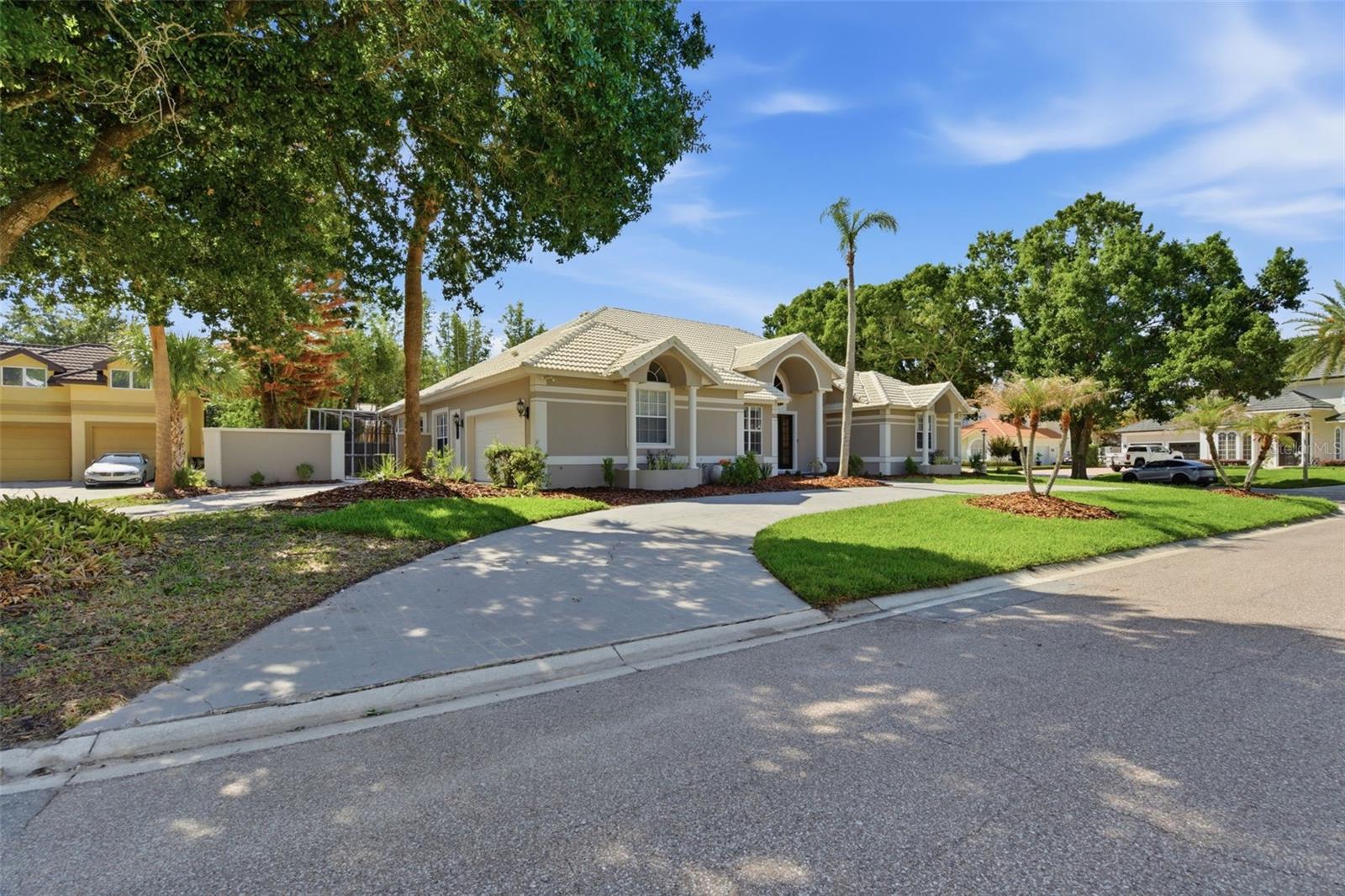 8935 JONATHAN MANOR DR, ORLANDO, FL, 32819