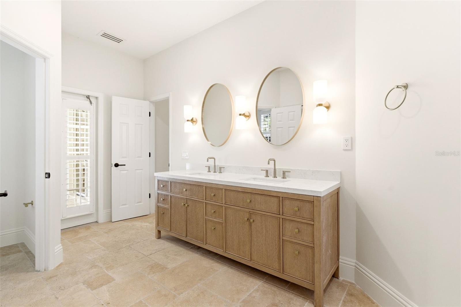 8935 JONATHAN MANOR DR, ORLANDO, FL, 32819