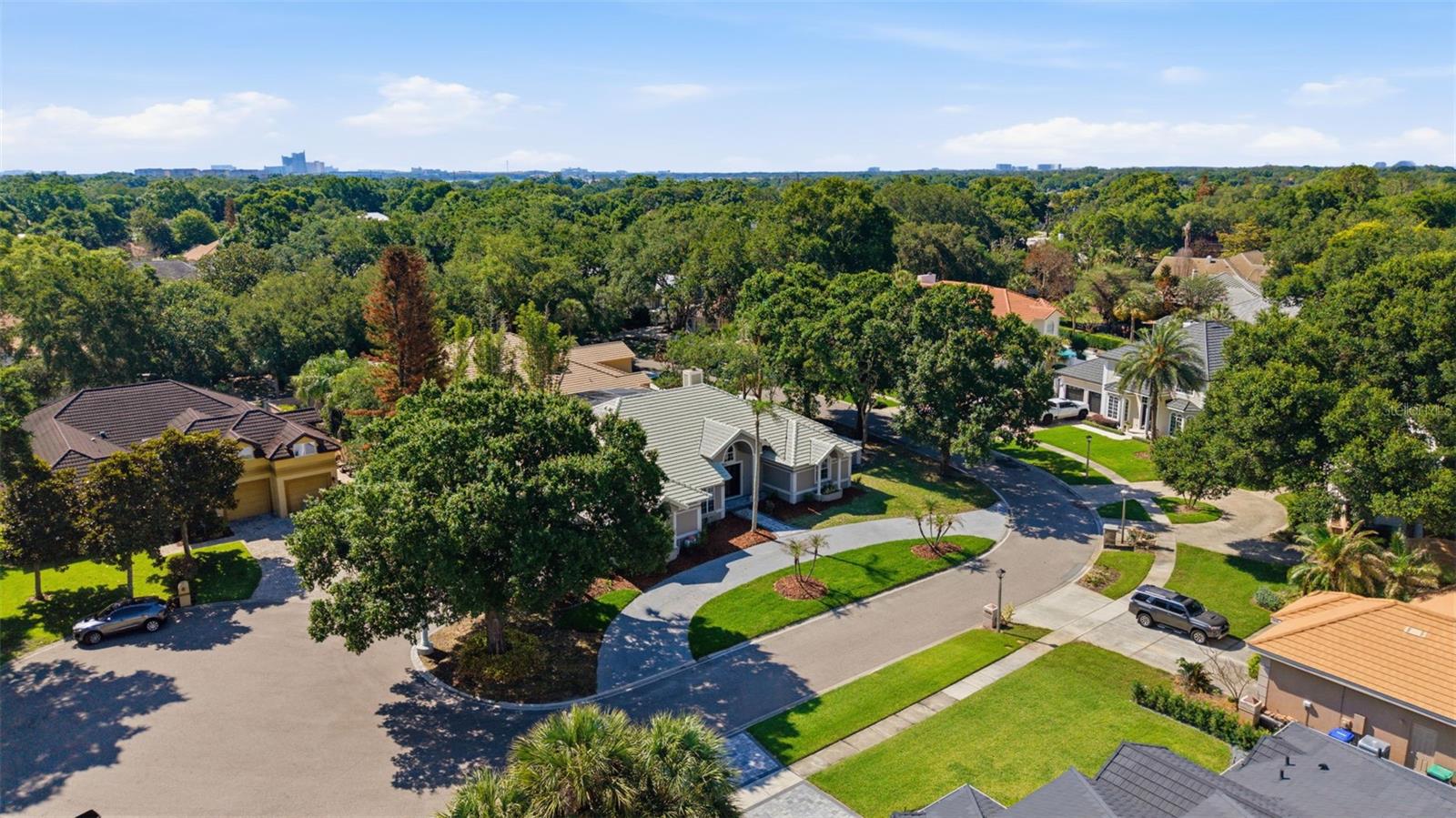 8935 JONATHAN MANOR DR, ORLANDO, FL, 32819