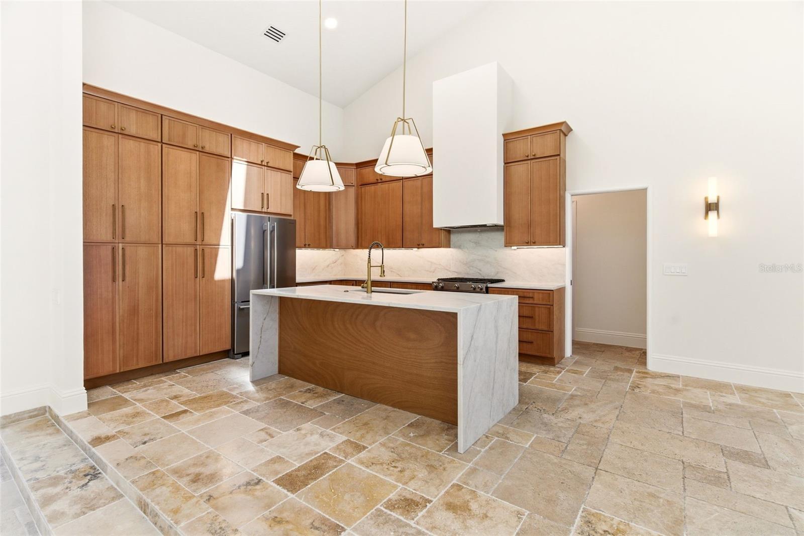 8935 JONATHAN MANOR DR, ORLANDO, FL, 32819