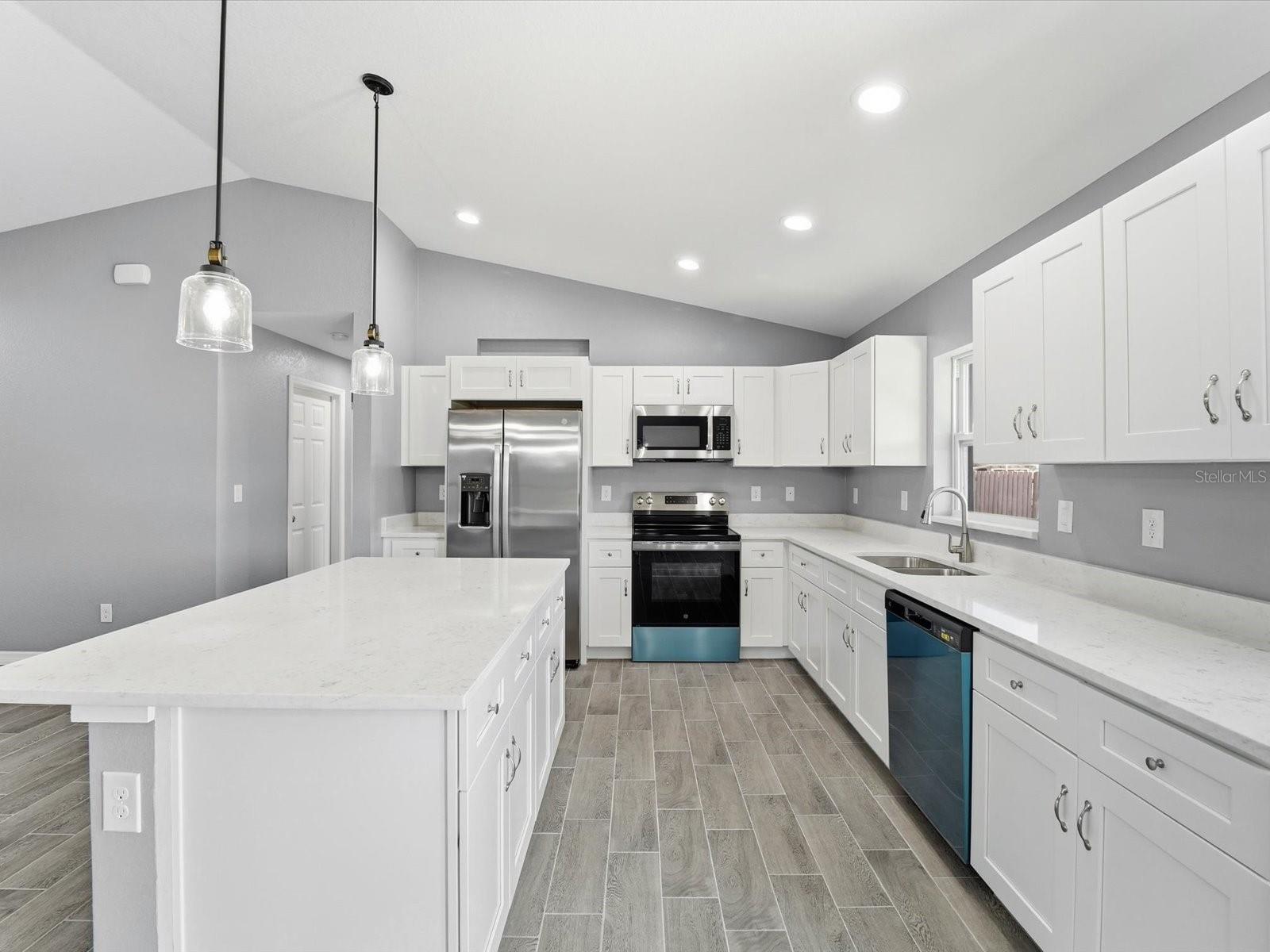 12081 SNOW BIRD AVE, PORT CHARLOTTE, FL, 33981