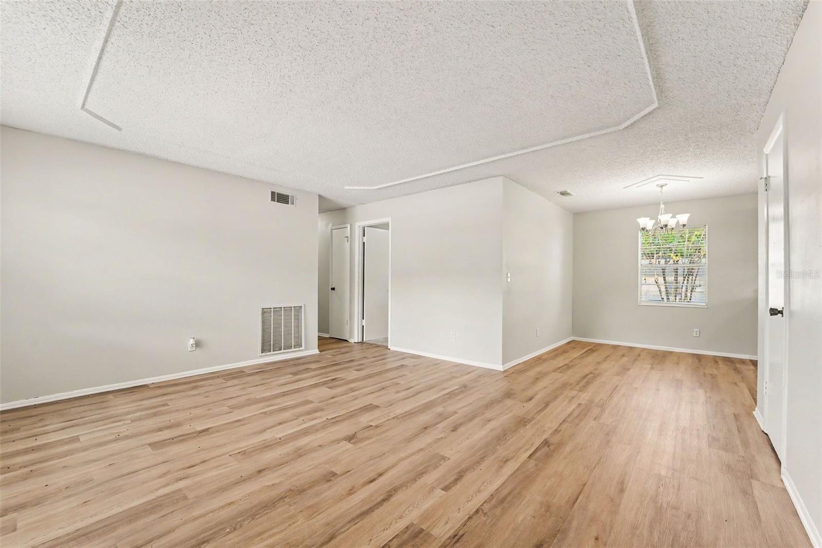 8308 OLEANDER LN, TAMPA, FL, 33637