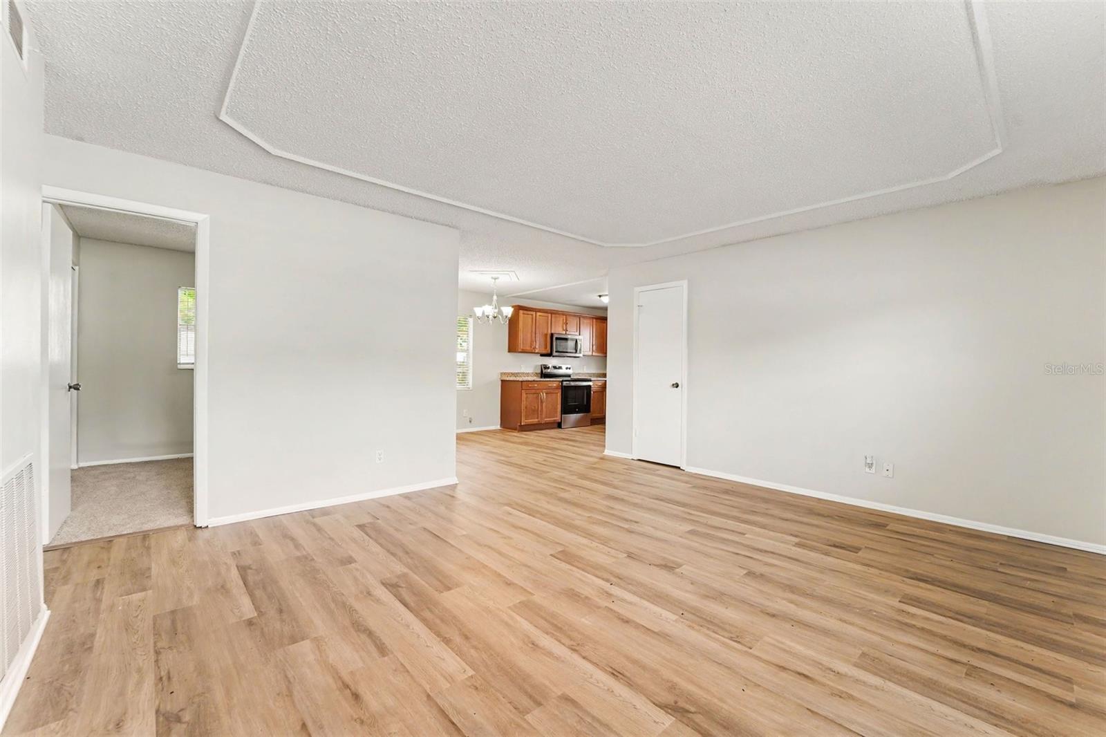 8308 OLEANDER LN, TAMPA, FL, 33637