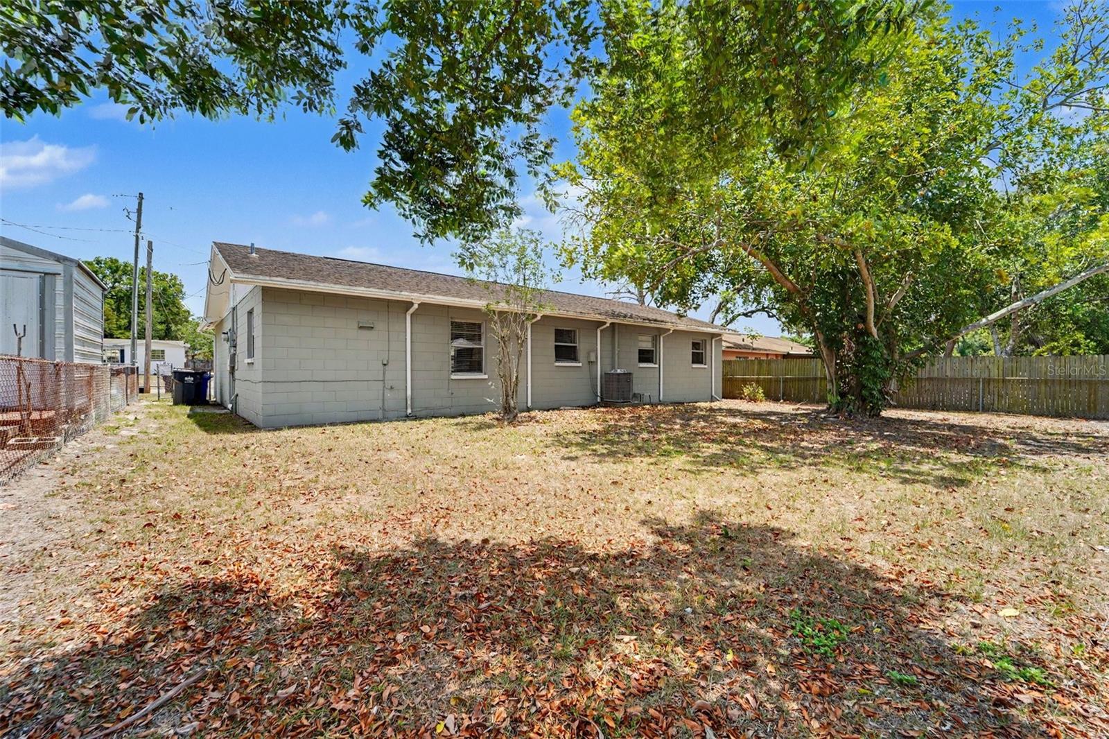 8308 OLEANDER LN, TAMPA, FL, 33637
