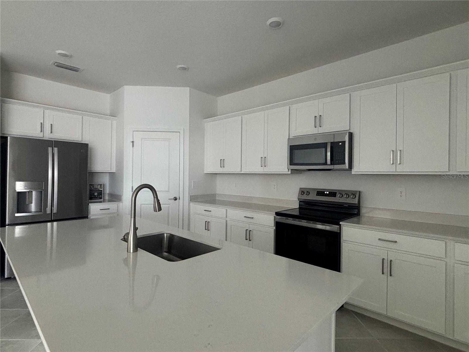 7869 LAKES EDGE LN, PORT CHARLOTTE, FL, 33981