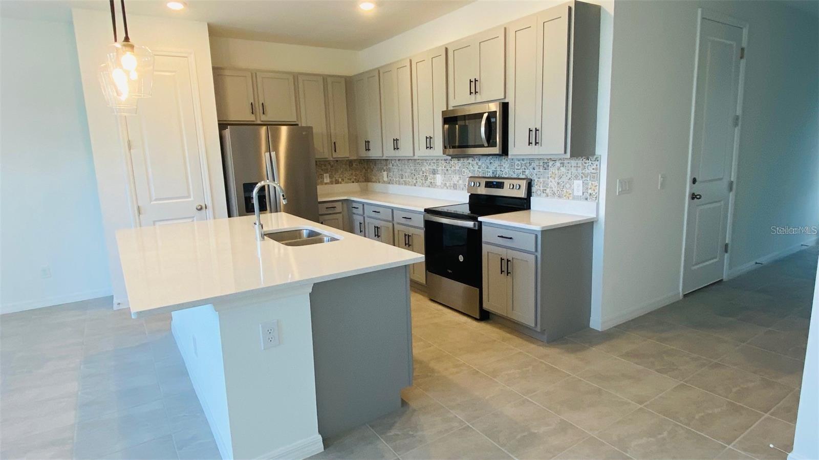 1621 PELICAN DR, DAVENPORT, FL, 33896