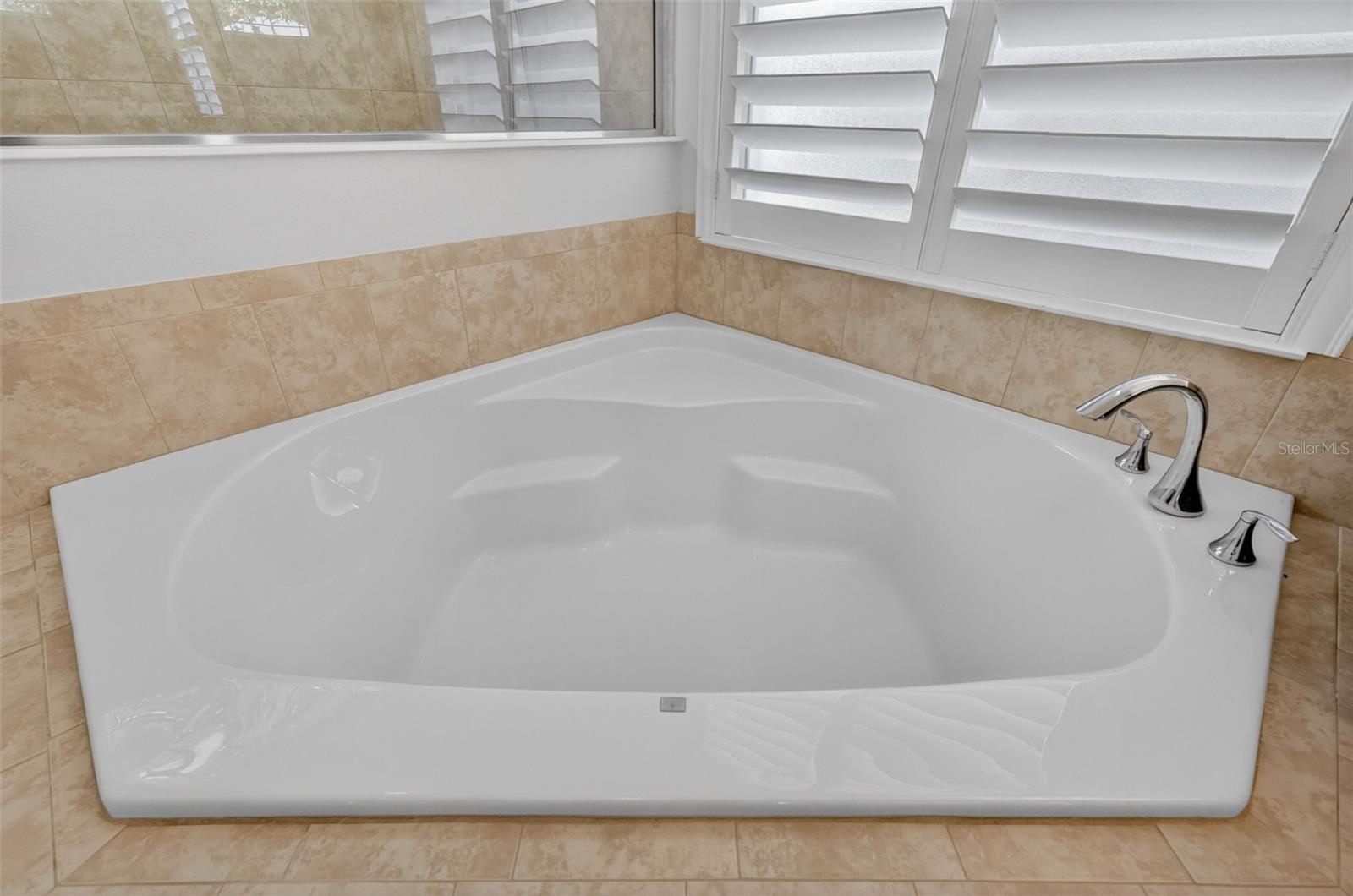 8237 BRIDGEPORT BAY CIR, MOUNT DORA, FL, 32757