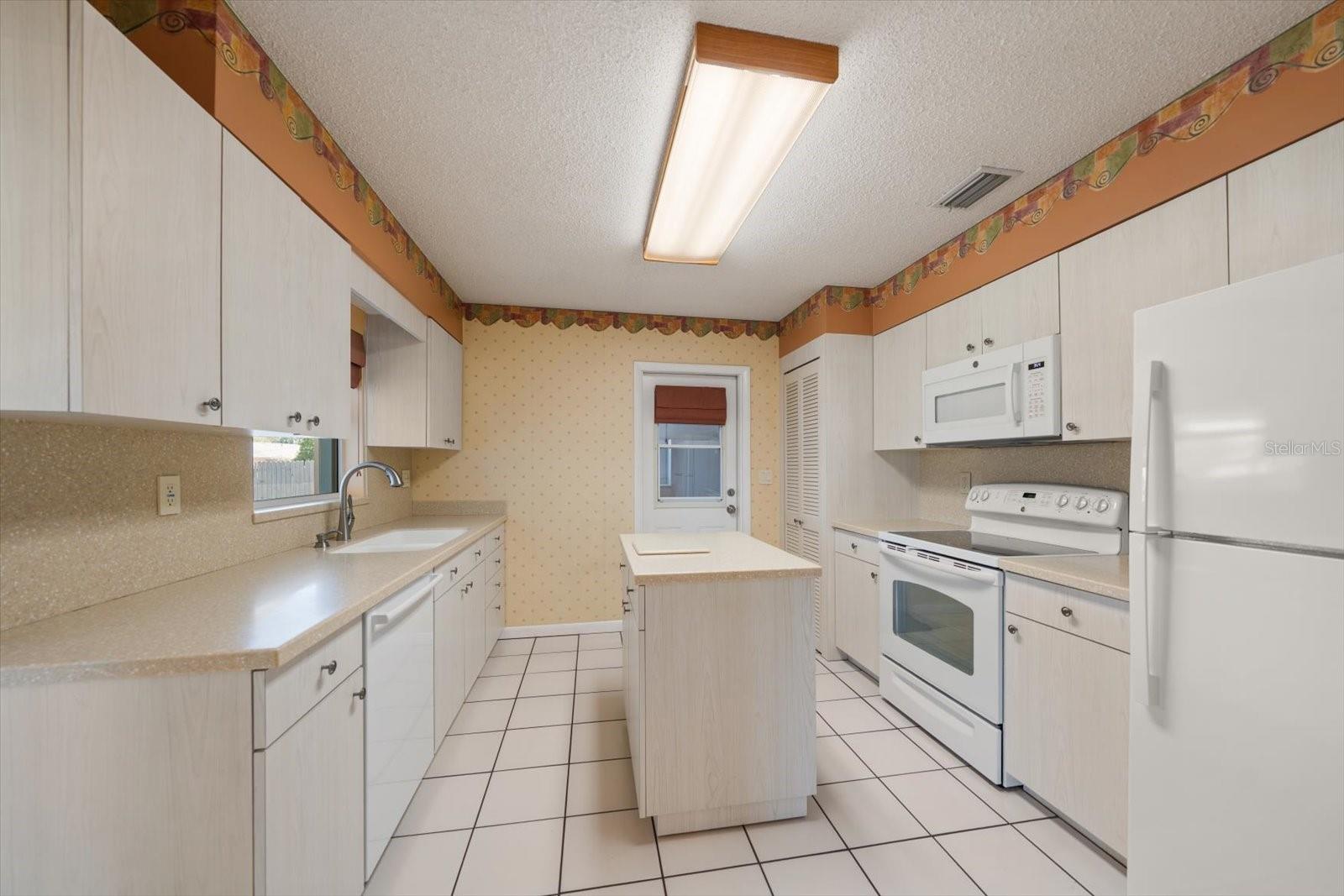 2019 KENMOORE DR, CLEARWATER, FL, 33764