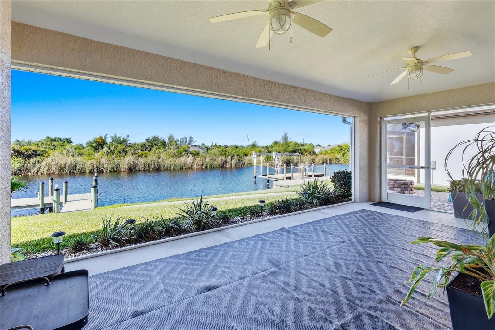 15738 APPLEWHITE CIR, PORT CHARLOTTE, FL, 33981