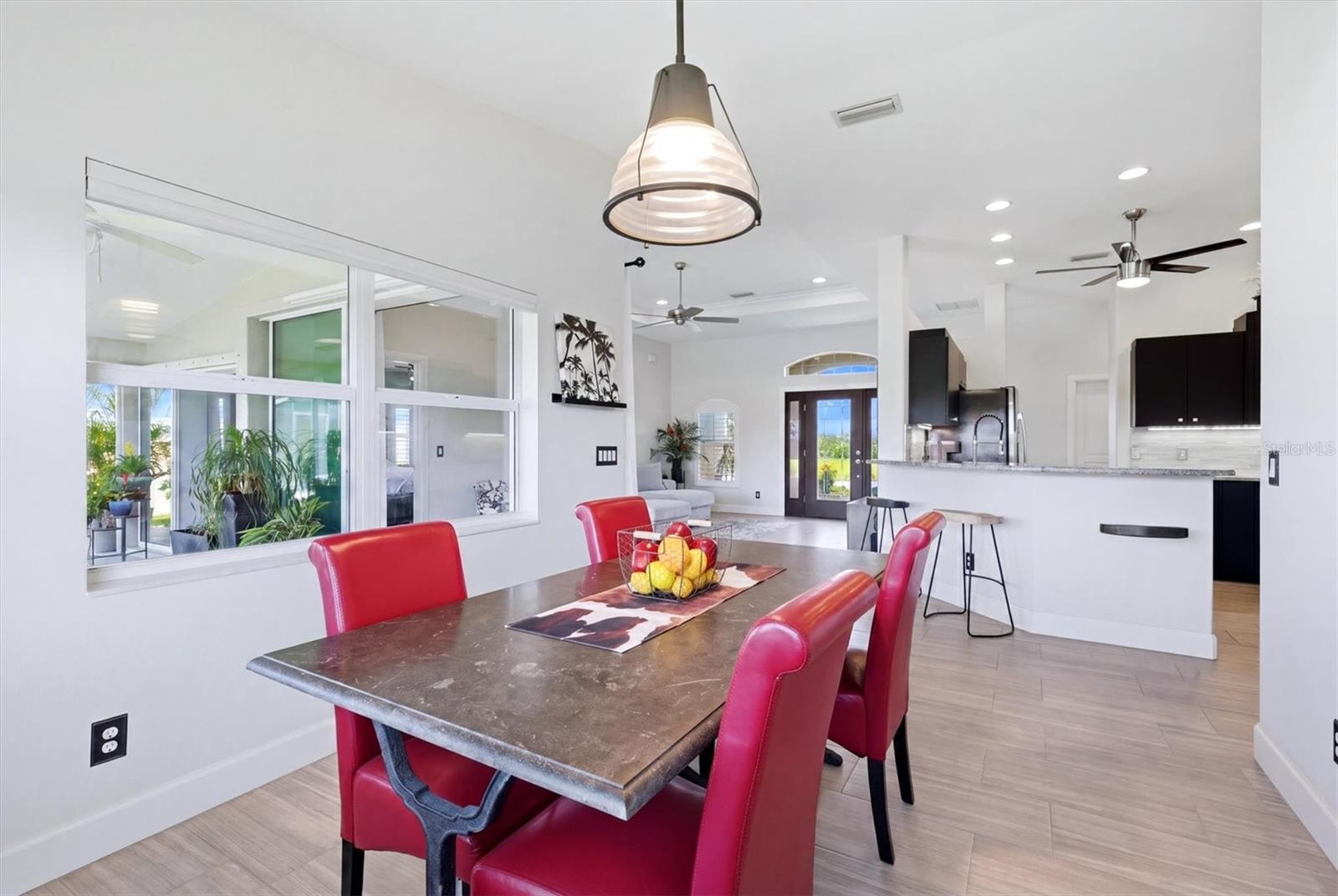 15738 APPLEWHITE CIR, PORT CHARLOTTE, FL, 33981