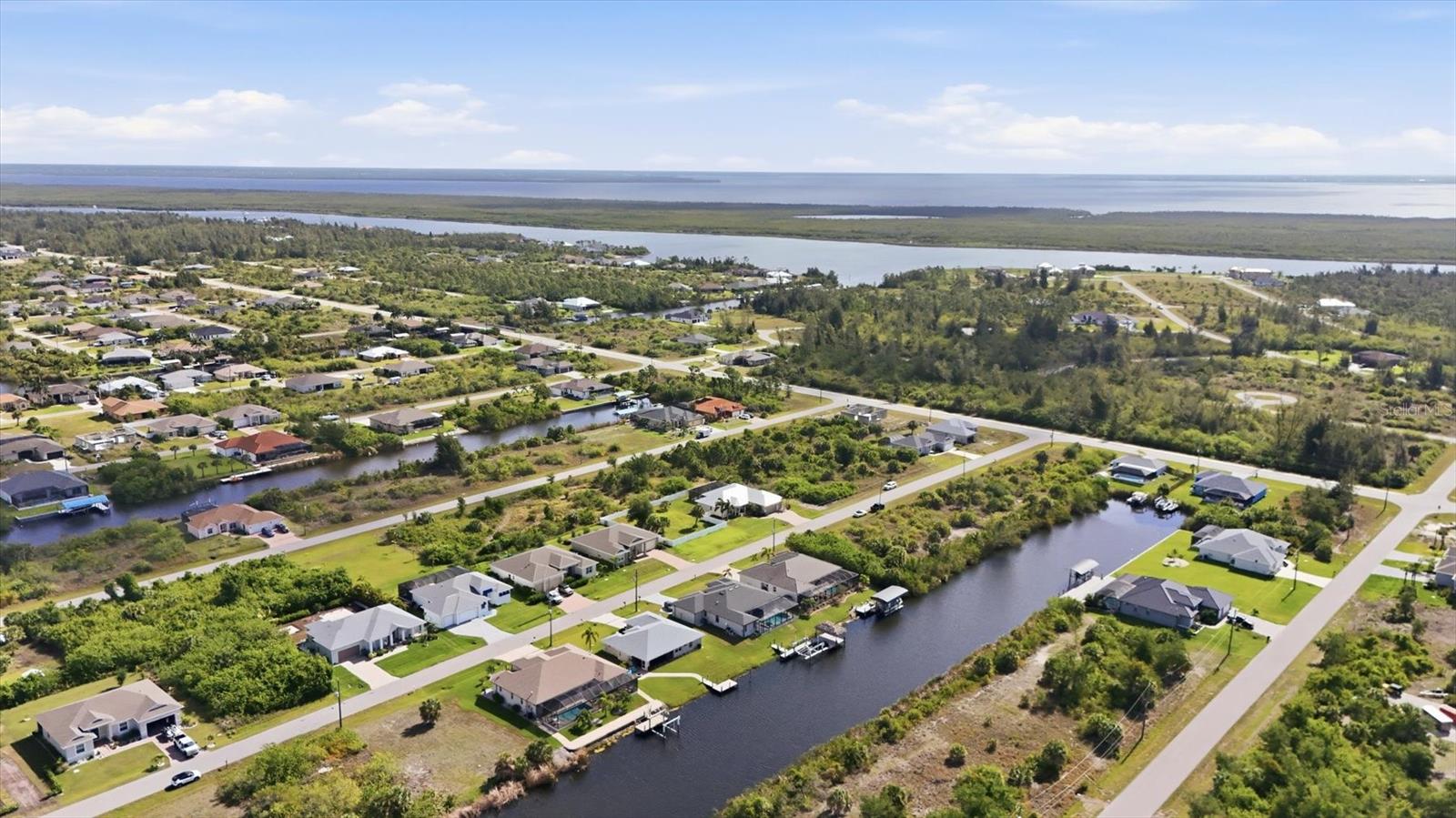 15738 APPLEWHITE CIR, PORT CHARLOTTE, FL, 33981