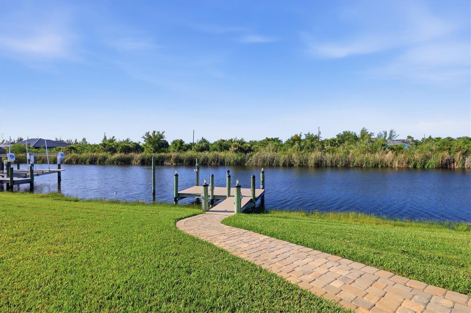 15738 APPLEWHITE CIR, PORT CHARLOTTE, FL, 33981