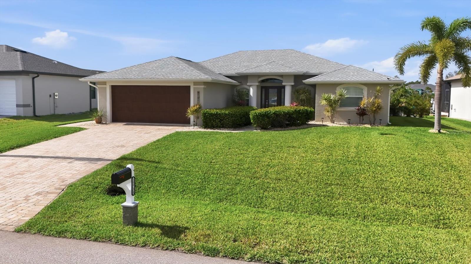 15738 APPLEWHITE CIR, PORT CHARLOTTE, FL, 33981