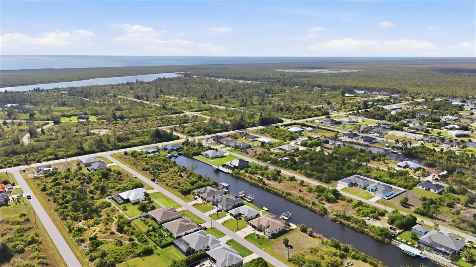 15738 APPLEWHITE CIR, PORT CHARLOTTE, FL, 33981