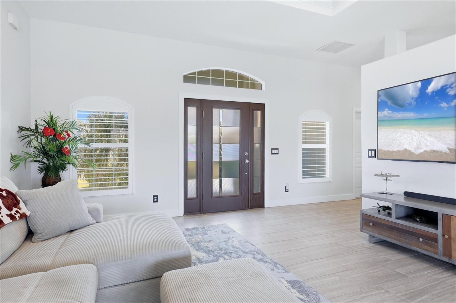 15738 APPLEWHITE CIR, PORT CHARLOTTE, FL, 33981