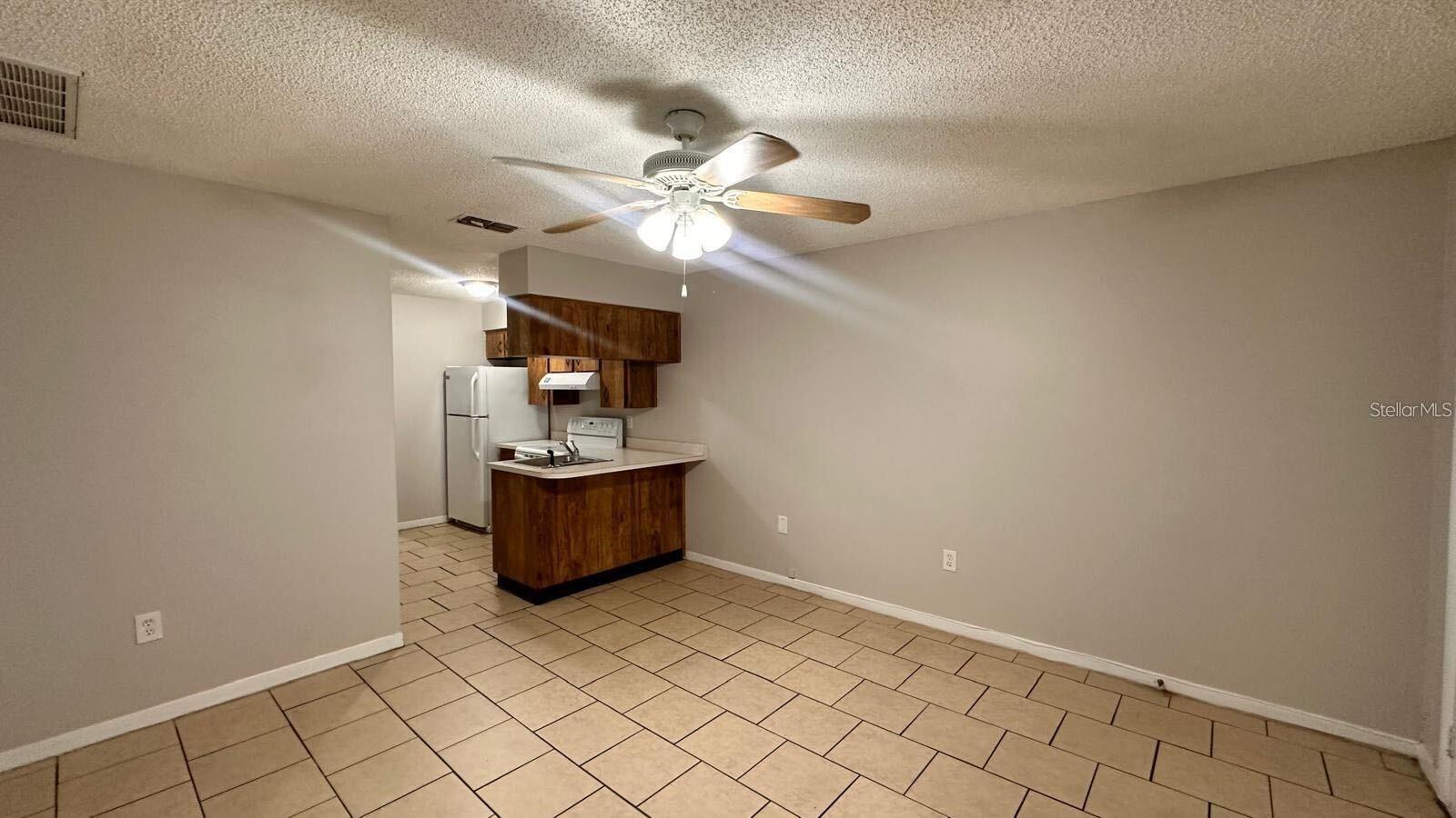 979 BERKLEY RD #4, AUBURNDALE, FL, 33823